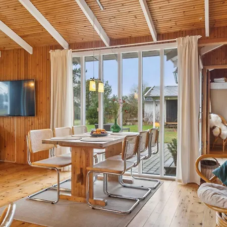 Idyllic Family Summer House 75 Meters From Coast Gorlev