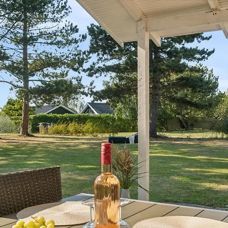 Idyllic Family Summer House 75 Meters From Coast
