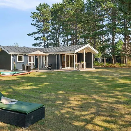 Idyllic Family Summer House 75 Meters From Coast Gorlev