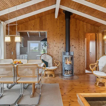 Casa vacanze Idyllic Family Summer House 75 Meters From Coast