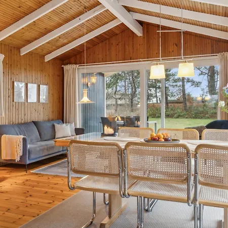 Idyllic Family Summer House 75 Meters From Coast Gorlev