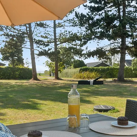 Idyllic Family Summer House 75 Meters From Coast 펜션 Gorlev