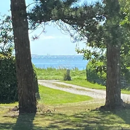 Idyllic Family Summer House 75 Meters From Coast 펜션