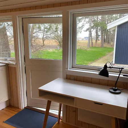 Semesterbostad Idylliskt Familjehus Några Meter Från Kusten *